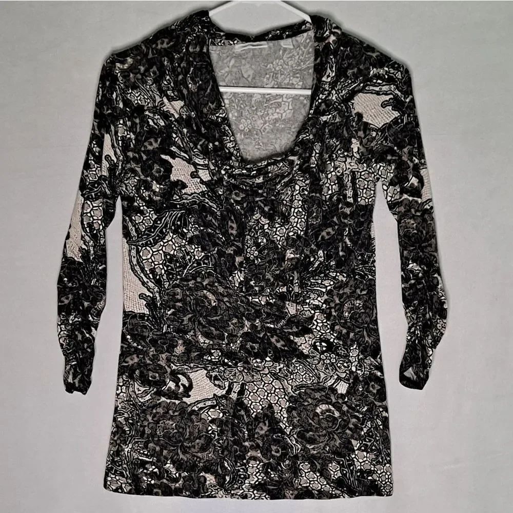 New York & Company Long Sleeve Stretch Top